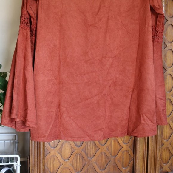 HANNAH Crochet Cutout Faux Suede Bell Sleeve Boho Tunic Top - NWT! - Picture 9 of 14